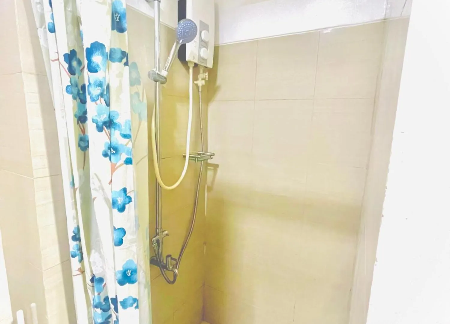 Shore 1 Residences Manila 0*,  Philippines